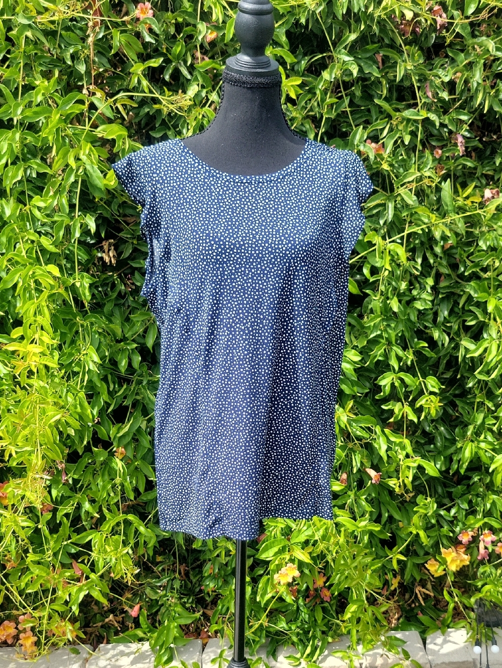 Banana Republic Navy and White Polka Dot Ruffle Cap Sleeve Blouse Sz L